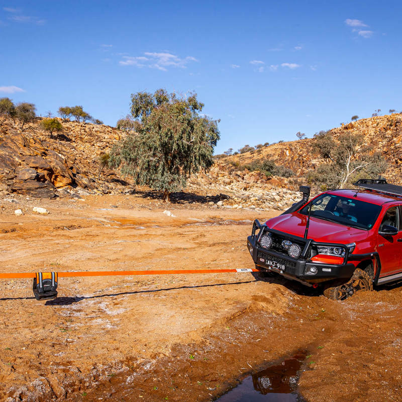 ARB Weekender Recovery Kit Incl 17600lb Recovery Strap/4.75T Shackles RK12A RK12A Photo - lifestyle view