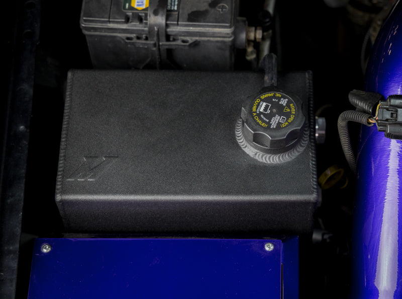 Mishimoto 01-07 Chevy/GMC 6.6L Duramax Degas Tank - Black MMRT-DMAX-01MWBK MMRT-DMAX-01MWBK User 1