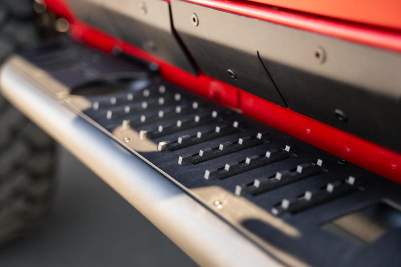 DV8 Offroad 20-23 Jeep Gladiator JT Body/Pinch Weld Mounted Step SRGL-08 SRGL-08 Photo - Unmounted