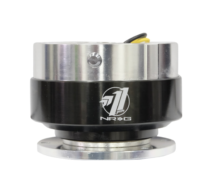 NRG Quick Release Kit Gen 1.5 Silver/Black Chrome SRK-100BC Photo - Primary