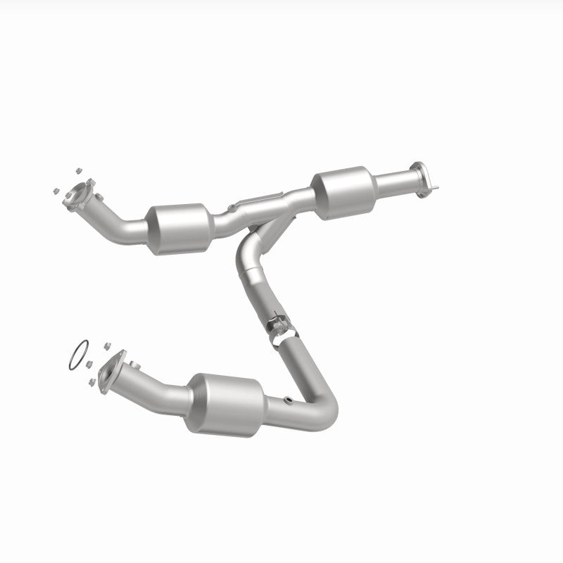 Magnaflow 18-20 Chevrolet Express 2500 Single Underbody 4.3L Direct Fit Catalytic Converter 280210 280210 360 Degree Image Set
