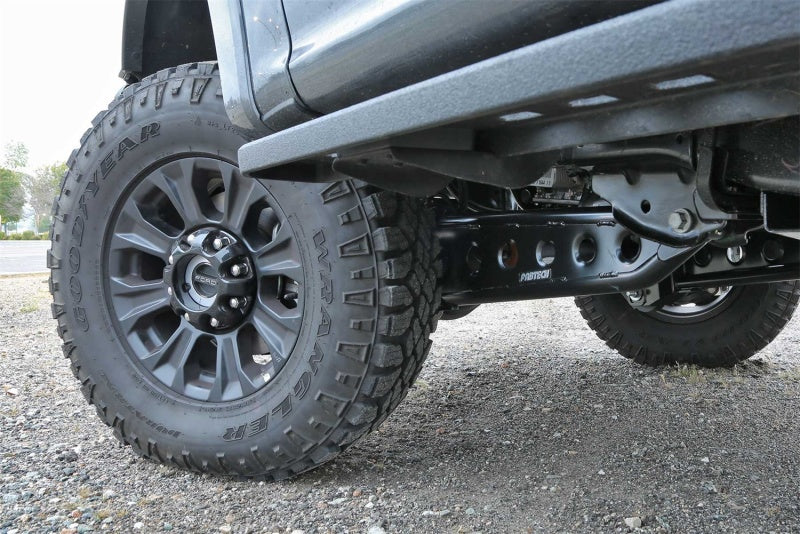 Fabtech 05-20 Ford F250/350 / 08-20 Ford F450/550 4WD 4/6/8in Lift Radius Arm System FTS22321 FTS22321 Photo - Mounted