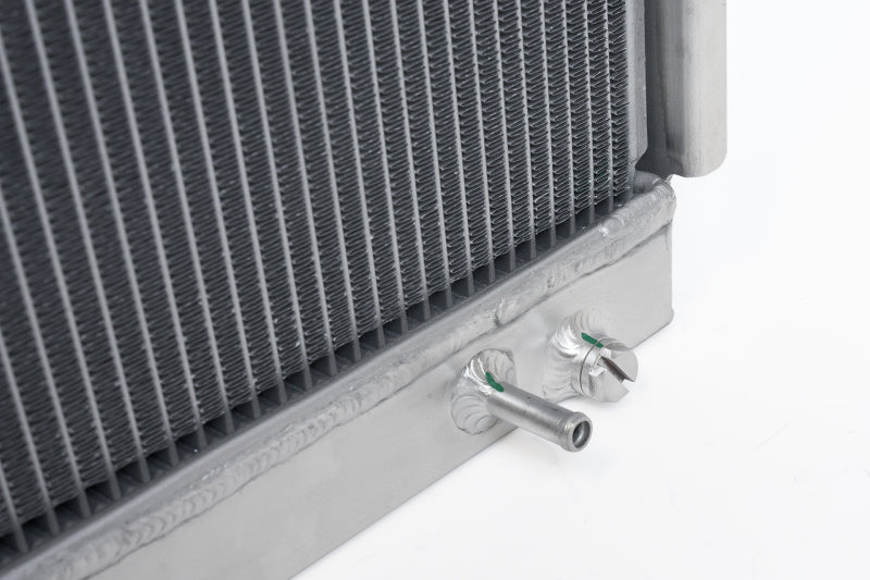 CSF 95-04 Toyota Tacoma (2.7/3.4L) Heavy Duty All-Aluminum Radiator 7212 7212 Photo - Close Up