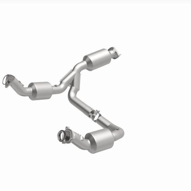 Magnaflow 2021 Chevrolet Express 2500 4.3L Underbody Direct-Fit Catalytic Converter 280429 280429 360 Degree Image Set