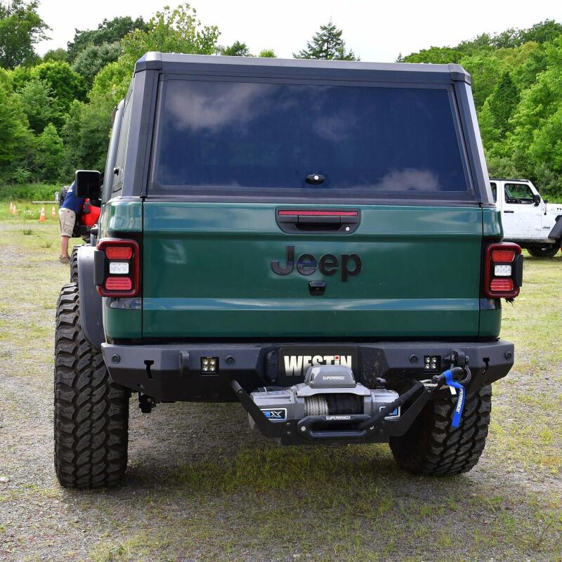 Superwinch 9500 LBS 2in Receiver Cradle (SX 10000 / Talon 9.5 / Tiger Shark 9500 / LP 8500/10000) 2050 2050 Photo - lifestyle view