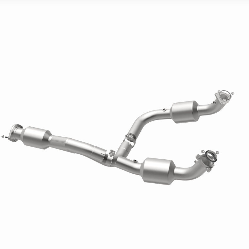 Magnaflow 12-20 Chevrolet Express 4500 Underbody 6.0L Direct Fit Catalytic Converter 280505 280505 360 Degree Image Set