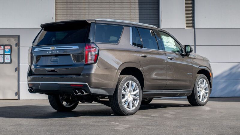 Borla 21-22 Chevrolet Tahoe 5.3L V8 2/4WD 4DR 3.00in/2.75in Touring Cat-Back Exhaust w/ Chrome Tips 140856 140856 Photo - Close Up