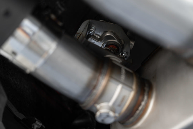 MBRP 18-20 Ford Mustang GT 5.0 w/ Quad Tip Active Exhaust Cat Back Split Rear T304 w/ Carb Fib Tips S72093CF S72093CF Photo - Close Up