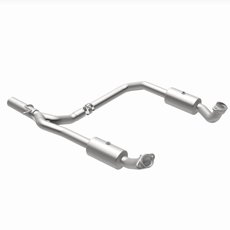Magnaflow 09-13 Ford E-350 Super Duty V10 6.8 OEM Underbody Direct Fit Catalytic Converter 21-599 21-599 360 Degree Image Set