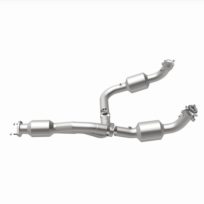Magnaflow 12-20 Chevrolet Express 4500 Underbody 6.0L Direct Fit Catalytic Converter 280505 280505 360 Degree Image Set