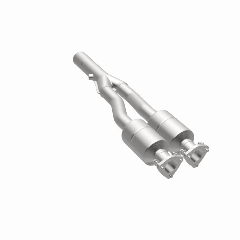 MagnaFlow Audi TT Quattro OEM Grade Federal / EPA Compliant Direct-Fit Catalytic Converter 51123 360 Degree Image Set