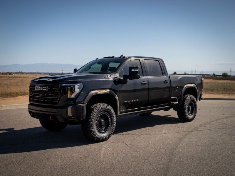 Cognito 24-25 Chevy/GMC Silverado/Sierra 2500 SM Series Upper Control Arm Kit 110-91252 110-91252 Photo - lifestyle view