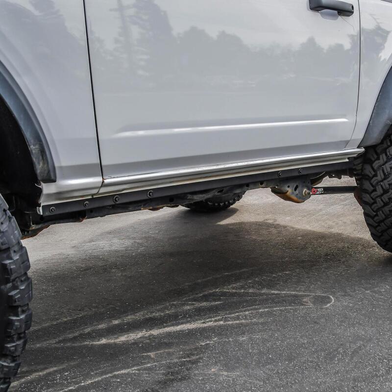 Westin 21-23 Ford Bronco 2dr (Excl. Sport) XTS Pinch Weld Covers - Tex. Blk 42-141855 42-141855 Photo - lifestyle view