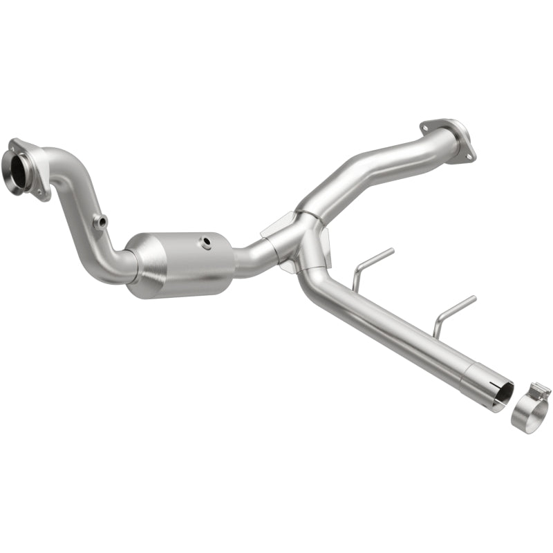 MagnaFlow Ford F-150 OEM Grade Federal / EPA Compliant Direct-Fit Catalytic Converter 21-471 Photo - Primary