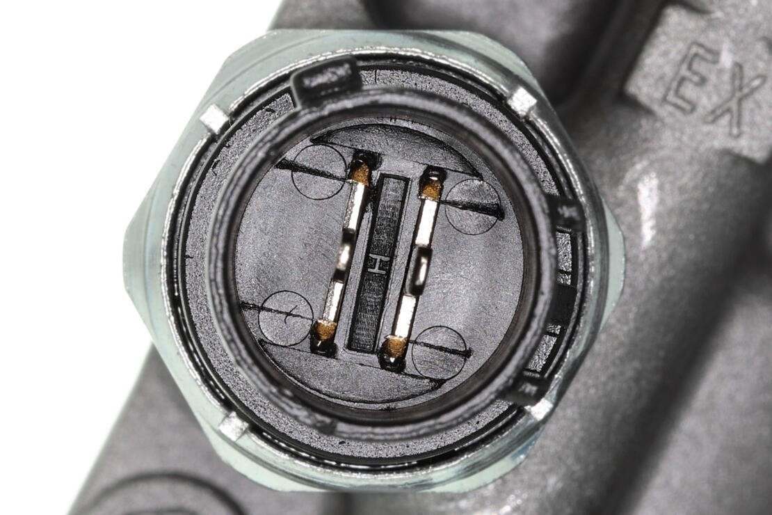 ACKOJA Engine Variable Valve Timing (VVT) Oil Control Valve A26-0003