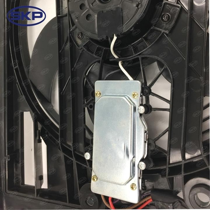 SKP A/C Condenser Fan Assembly SK621385