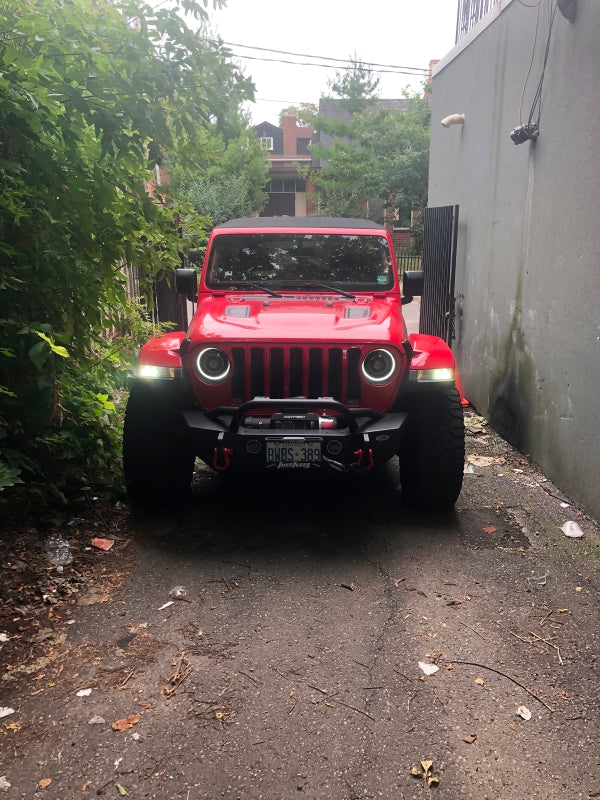 ORACLE Lighting Oracle Jeep JL/Gladiator JT Oculus Switchback Bi-LED Projector Headlights - Amber/White Switchback 5839-023 5839-023 Photo - lifestyle view