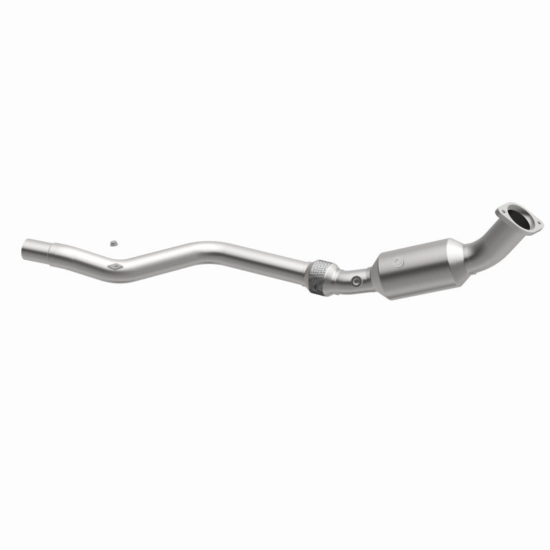 MagnaFlow California Grade CARB Compliant Direct-Fit Catalytic Converter 5561140 360 Degree Image Set