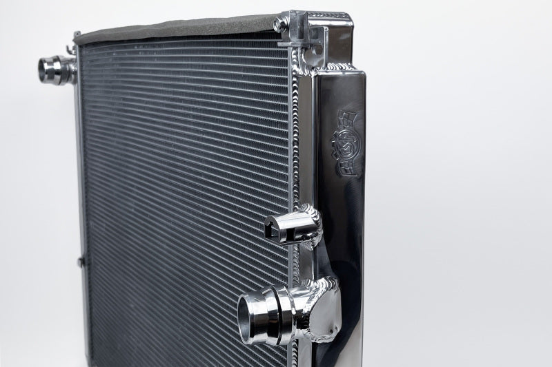 CSF 2020+ Toyota A90/A91 GR Supra / 2019+ BMW Z4 (2.0/3.0L) / 19-21 BMW G2X All-Aluminum Radiator 7226 7226 Photo - Close Up