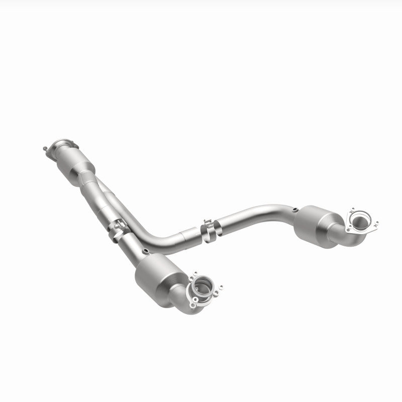 Magnaflow 12-20 Chevrolet Express 4500 Underbody 6.0L Direct Fit Catalytic Converter 280505 280505 360 Degree Image Set