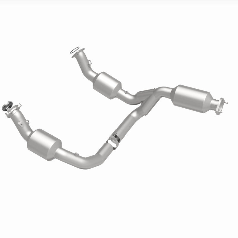 Magnaflow 2021 Chevrolet Express 2500 4.3L Underbody Direct-Fit Catalytic Converter 280429 280429 360 Degree Image Set
