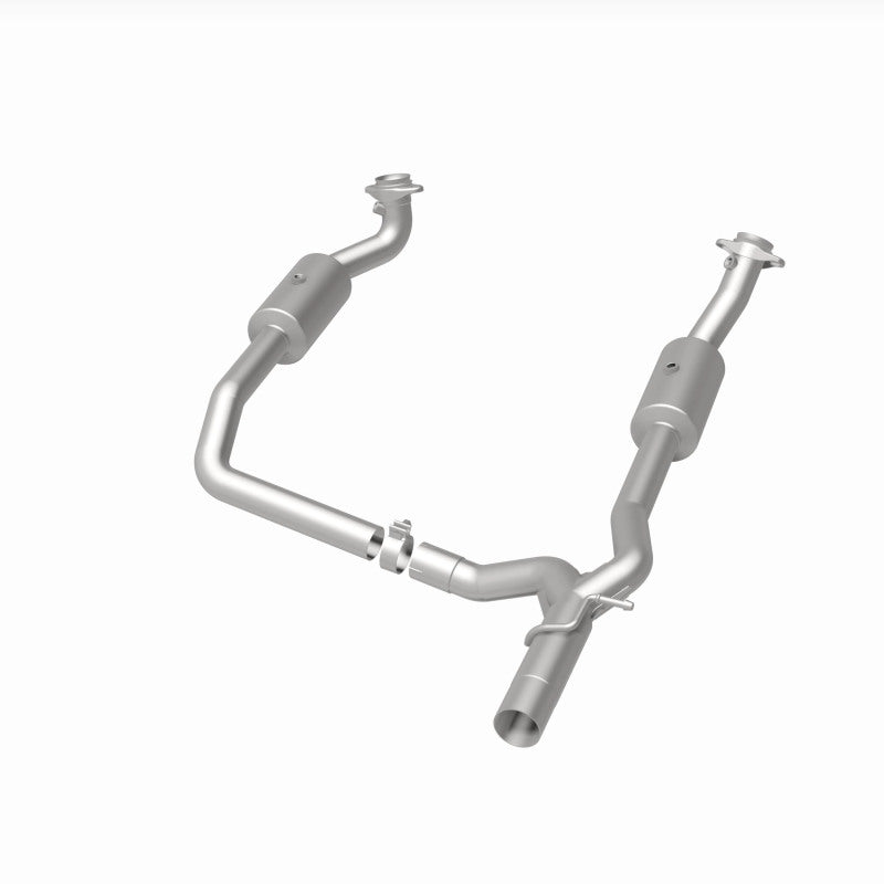 Magnaflow 09-13 Ford E-350 Super Duty V10 6.8 OEM Underbody Direct Fit Catalytic Converter 21-599 21-599 360 Degree Image Set