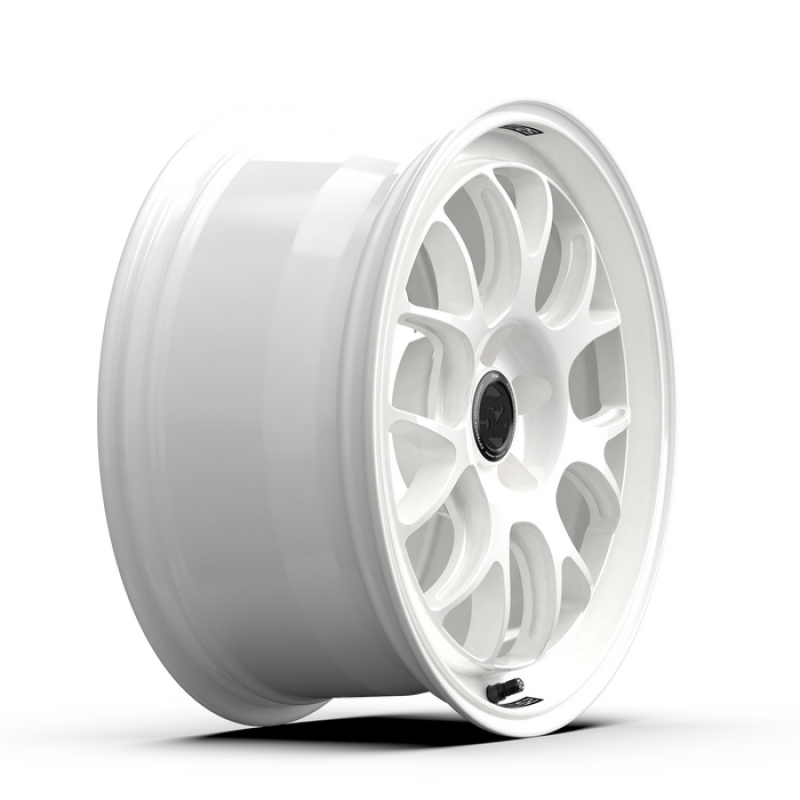 fifteen52 Apex RSR 18x8.5 5x108 42mm ET 63.4mm Center Bore Rally White RSARW-88558+42 RSARW-88558+42 User 1