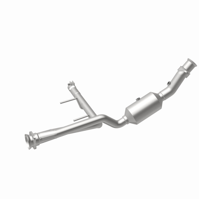 Magnaflow 18-20 Ford F-150 V6 3.3L Right Underbody Direct-Fit Catalytic Converter 280224 280224 360 Degree Image Set