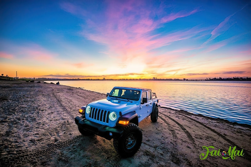 ORACLE Lighting Oracle Jeep JL/Gladiator JT Oculus Switchback Bi-LED Projector Headlights - Amber/White Switchback 5839-023 5839-023 Photo - lifestyle view