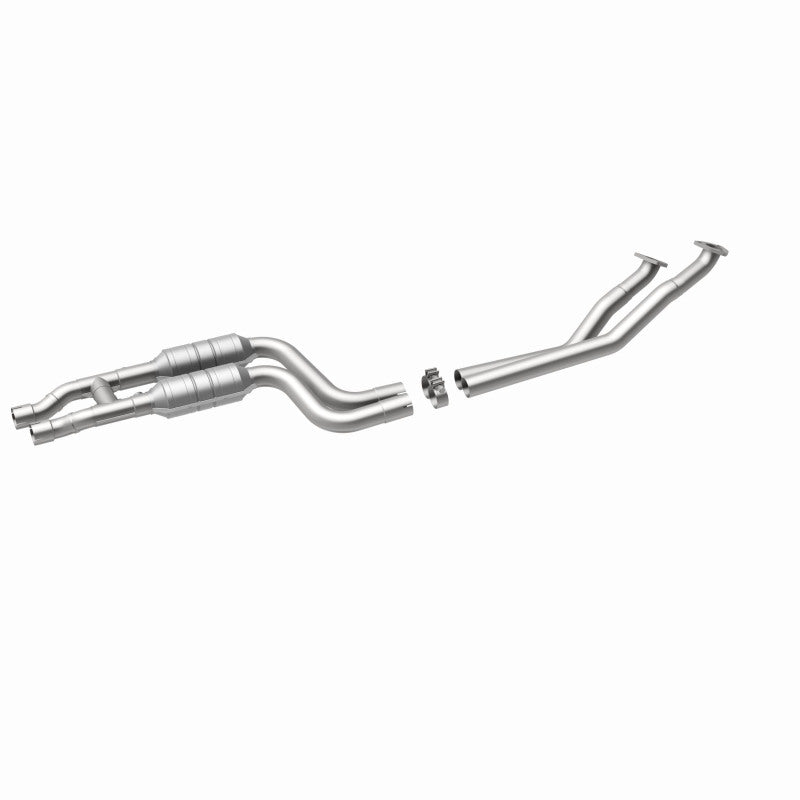 MagnaFlow BMW 528i HM Grade Federal / EPA Compliant Direct-Fit Catalytic Converter 24022 360 Degree Image Set