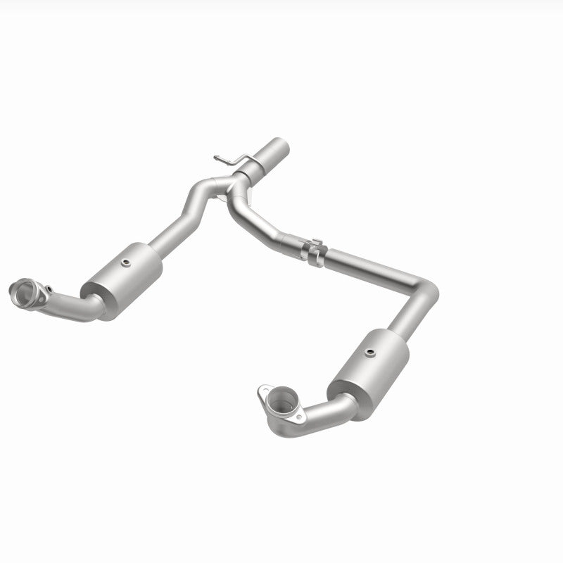 Magnaflow 09-13 Ford E-350 Super Duty V10 6.8 OEM Underbody Direct Fit Catalytic Converter 21-599 21-599 360 Degree Image Set