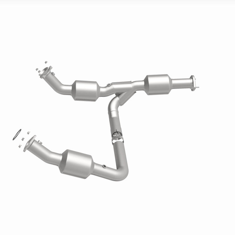 Magnaflow 18-20 Chevrolet Express 2500 Single Underbody 4.3L Direct Fit Catalytic Converter 280210 280210 360 Degree Image Set