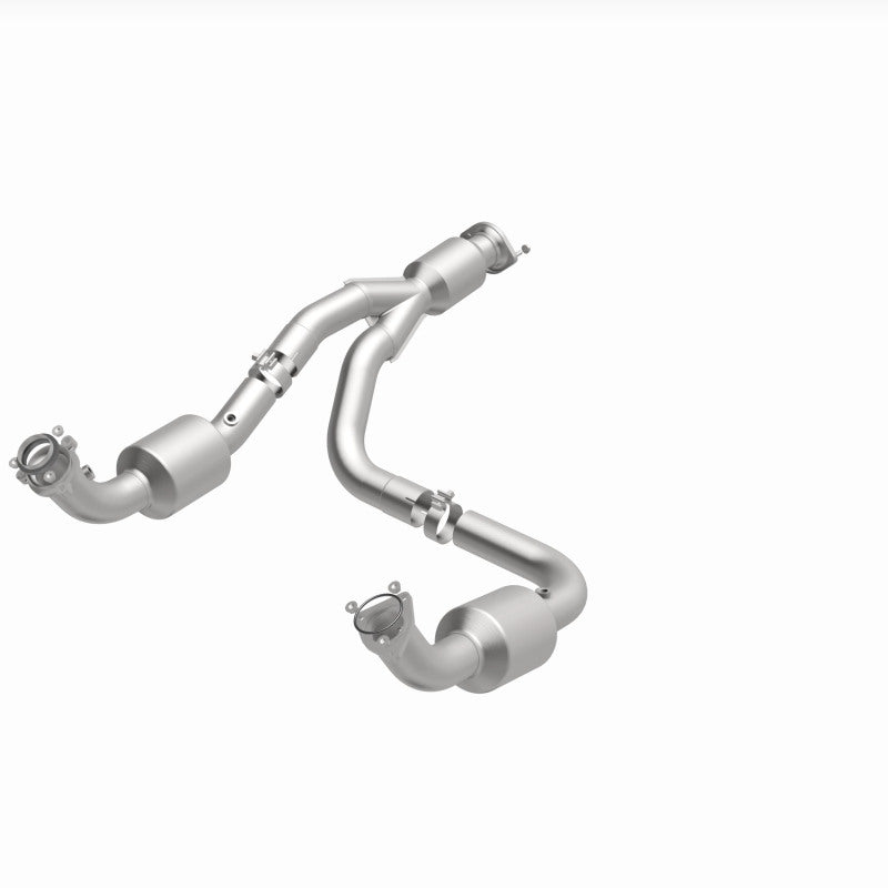 Magnaflow 12-20 Chevrolet Express 4500 Underbody 6.0L Direct Fit Catalytic Converter 280505 280505 360 Degree Image Set