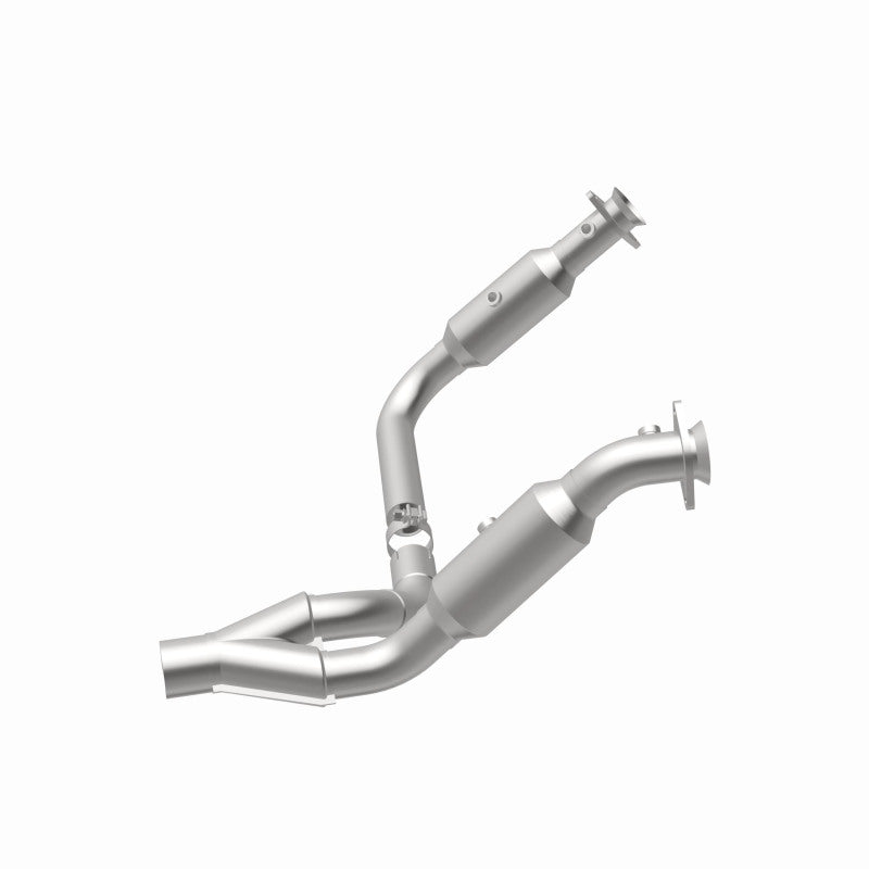 MagnaFlow Dodge Ram 1500 California Grade CARB Compliant Direct-Fit Catalytic Converter 5451664 360 Degree Image Set