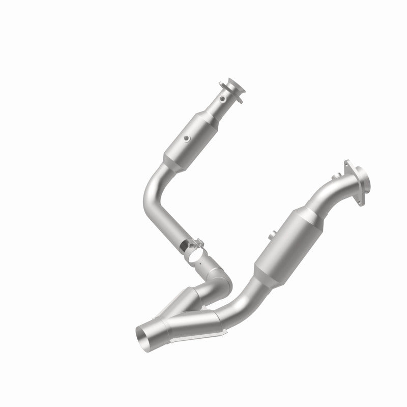 MagnaFlow Dodge Ram 1500 California Grade CARB Compliant Direct-Fit Catalytic Converter 5451664 360 Degree Image Set