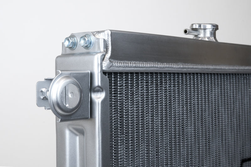 CSF 98-07 Toyota Land Cruiser / Lexus LX470 Heavy Duty All Aluminum Radiator 7207 7207 Photo - Close Up