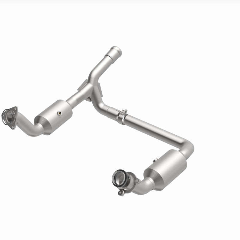 Magnaflow 19-20 GMC Sierra 1500 Single Underbody 4.3L/5.3L Direct Fit Catalytic Converter 280656 280656 360 Degree Image Set