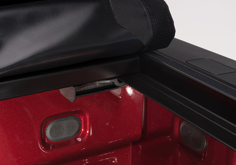 Truxedo Pro X15 2014 GM Sierra/Silverado 2500/3500 (HD) 6'6" Bed 1471101 Photo - Close Up