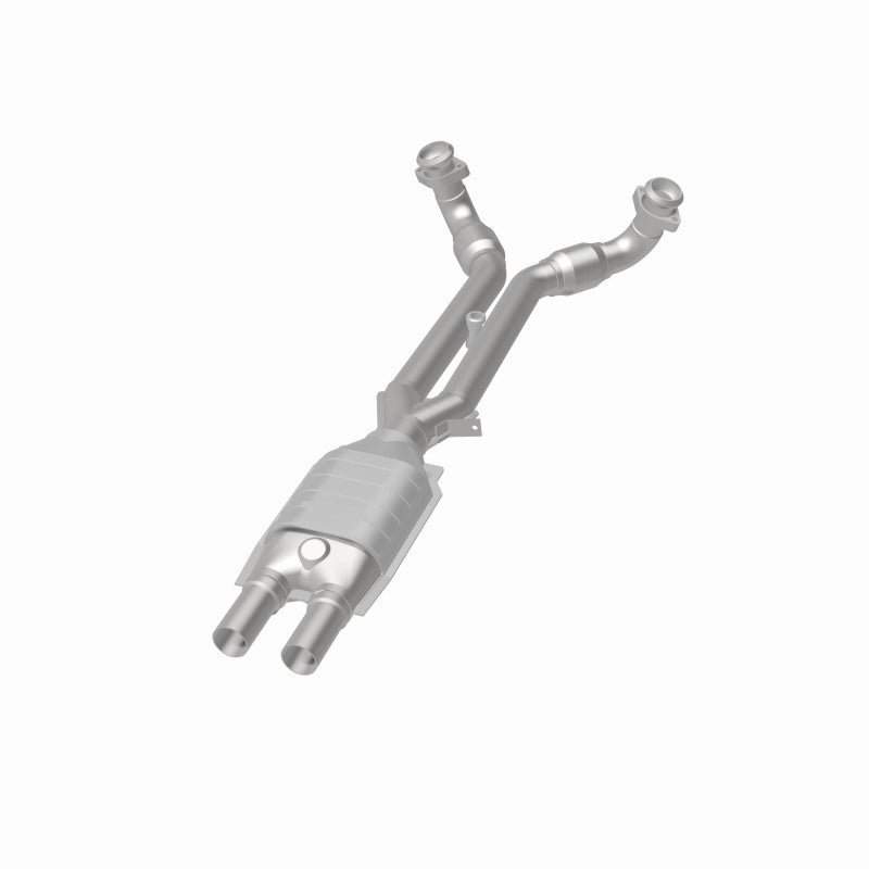 MagnaFlow Alfa Romeo Standard Grade Federal / EPA Compliant Direct-Fit Catalytic Converter 23097 360 Degree Image Set