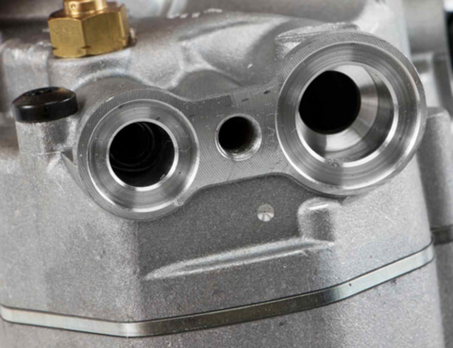 Four Seasons New GM CVC Compressor w/ Clutch 158272