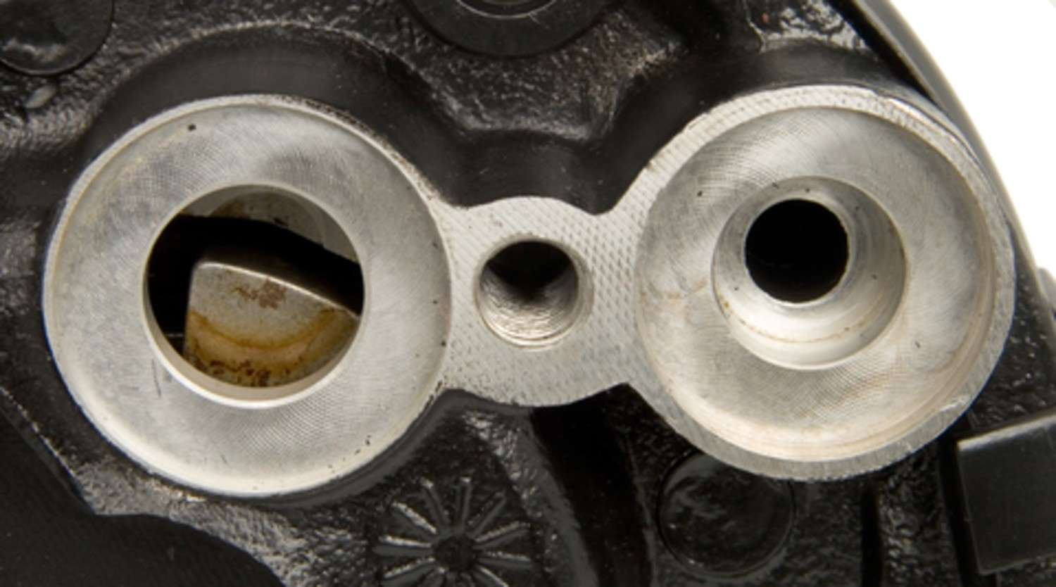 Four Seasons Reman R4 Lightweight Compressor w/ Clutch 57240