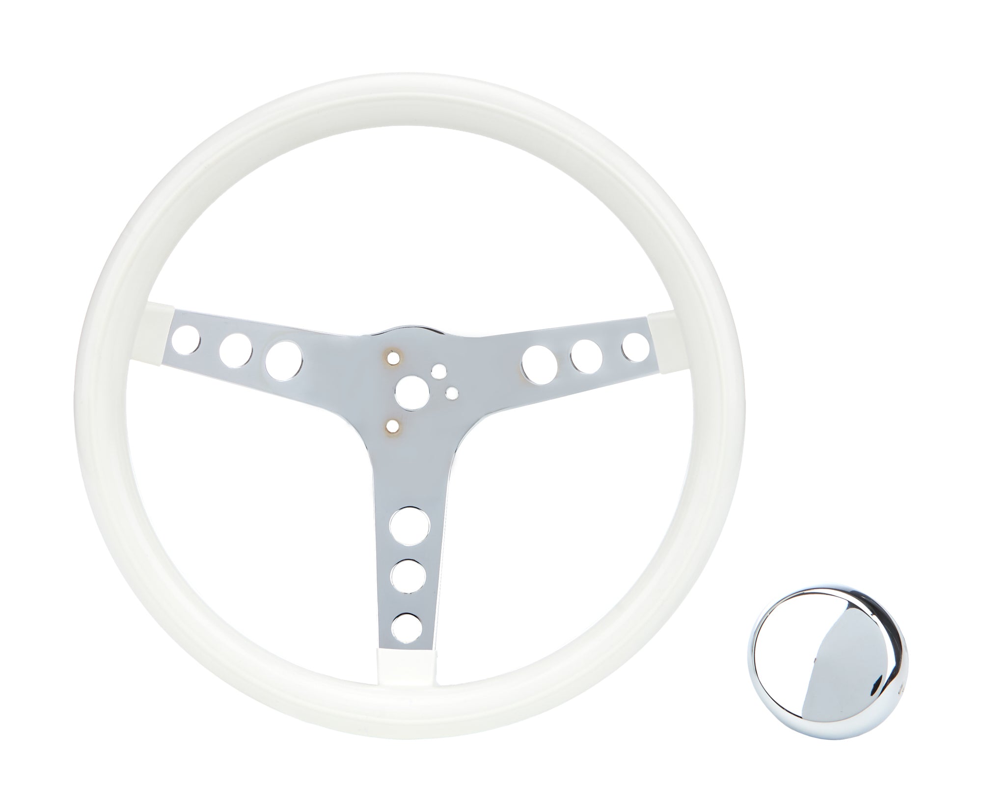 Grant Classic Wheel White Grip Steering Wheels and Components Steering Wheels and Components main image