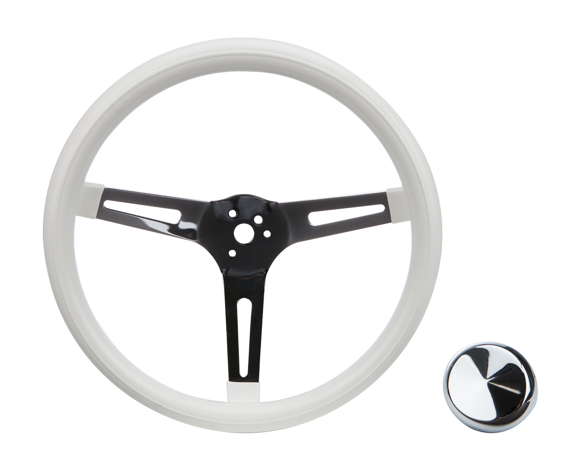 Grant Classic Wheel White Grip Steering Wheels and Components Steering Wheels and Components main image