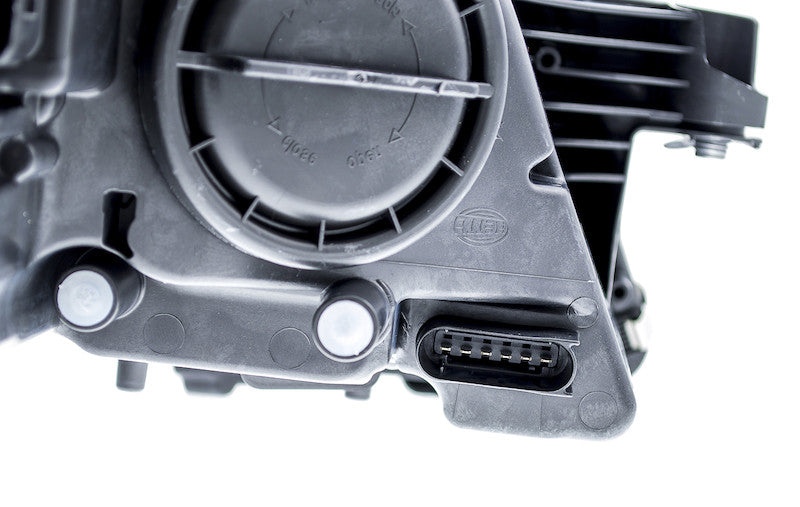 Hella Headlight Assembly 008821051