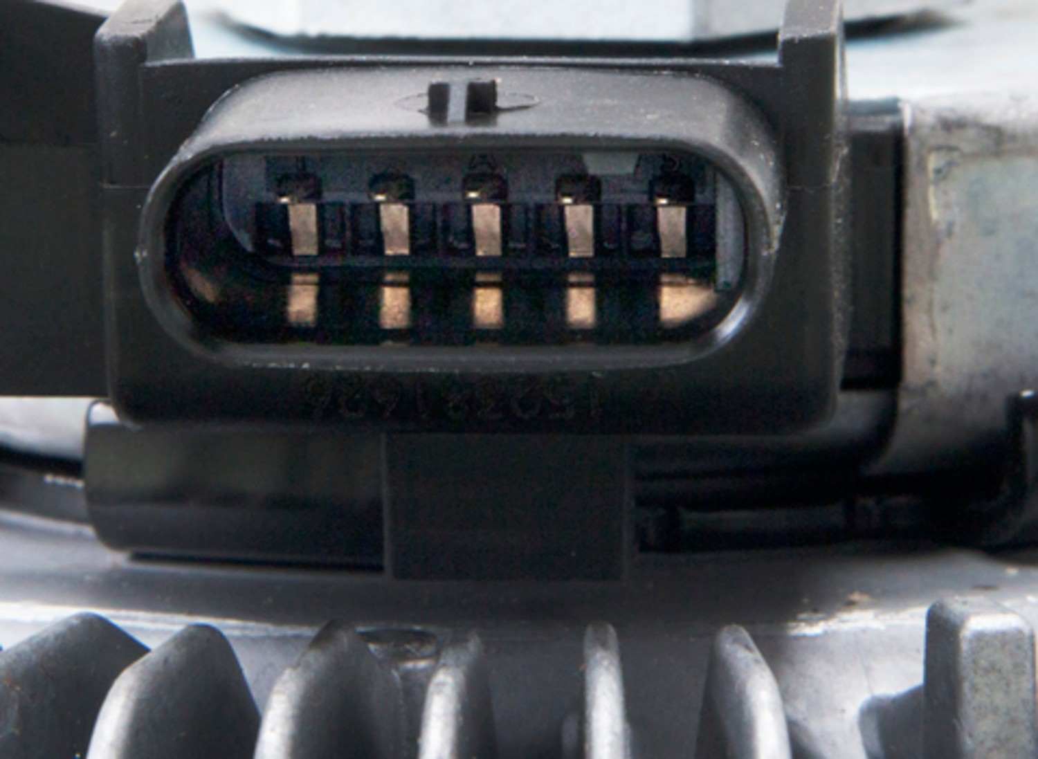 Hayden Standard Rotation Severe Duty Electronic Fan Clutch w/ Fan Blade 8302