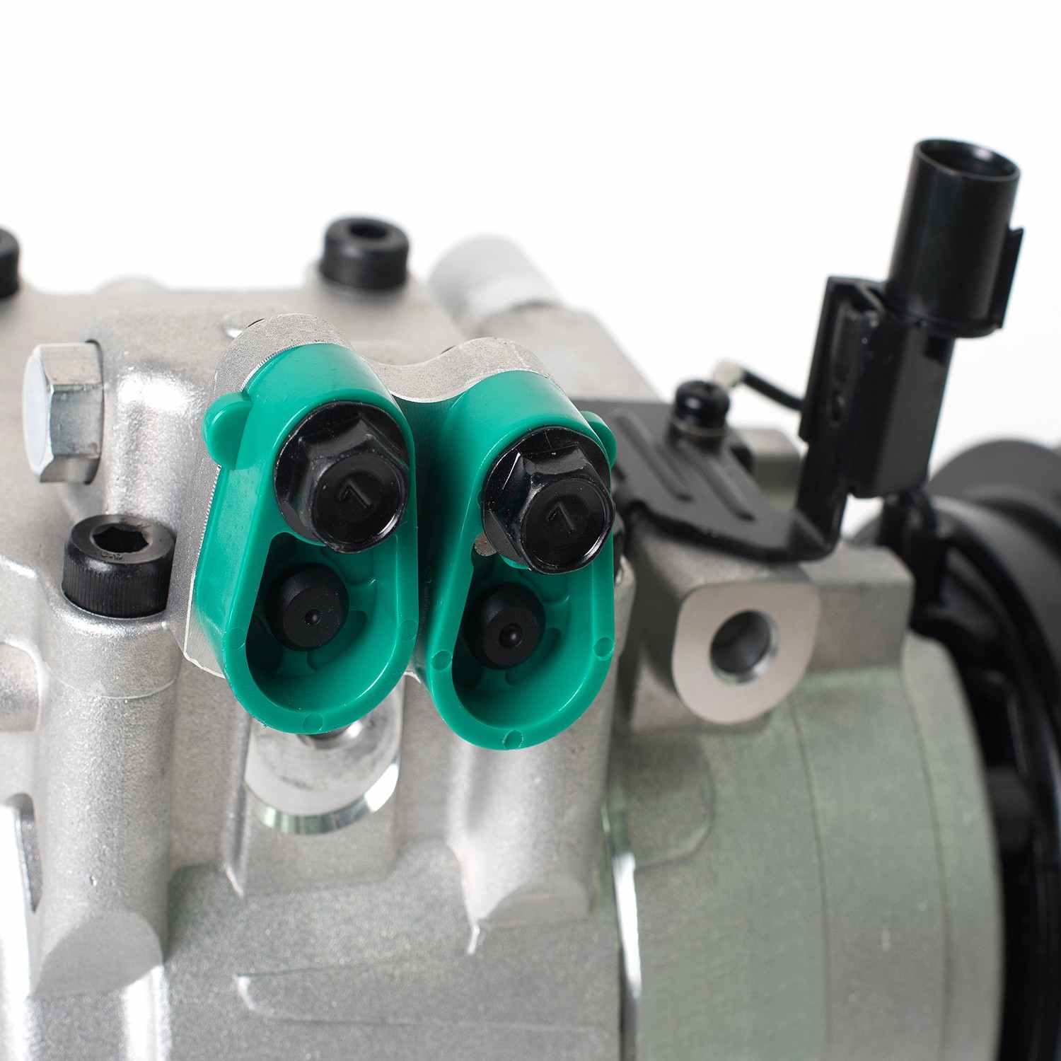 Mando A/C Compressor 10A1009