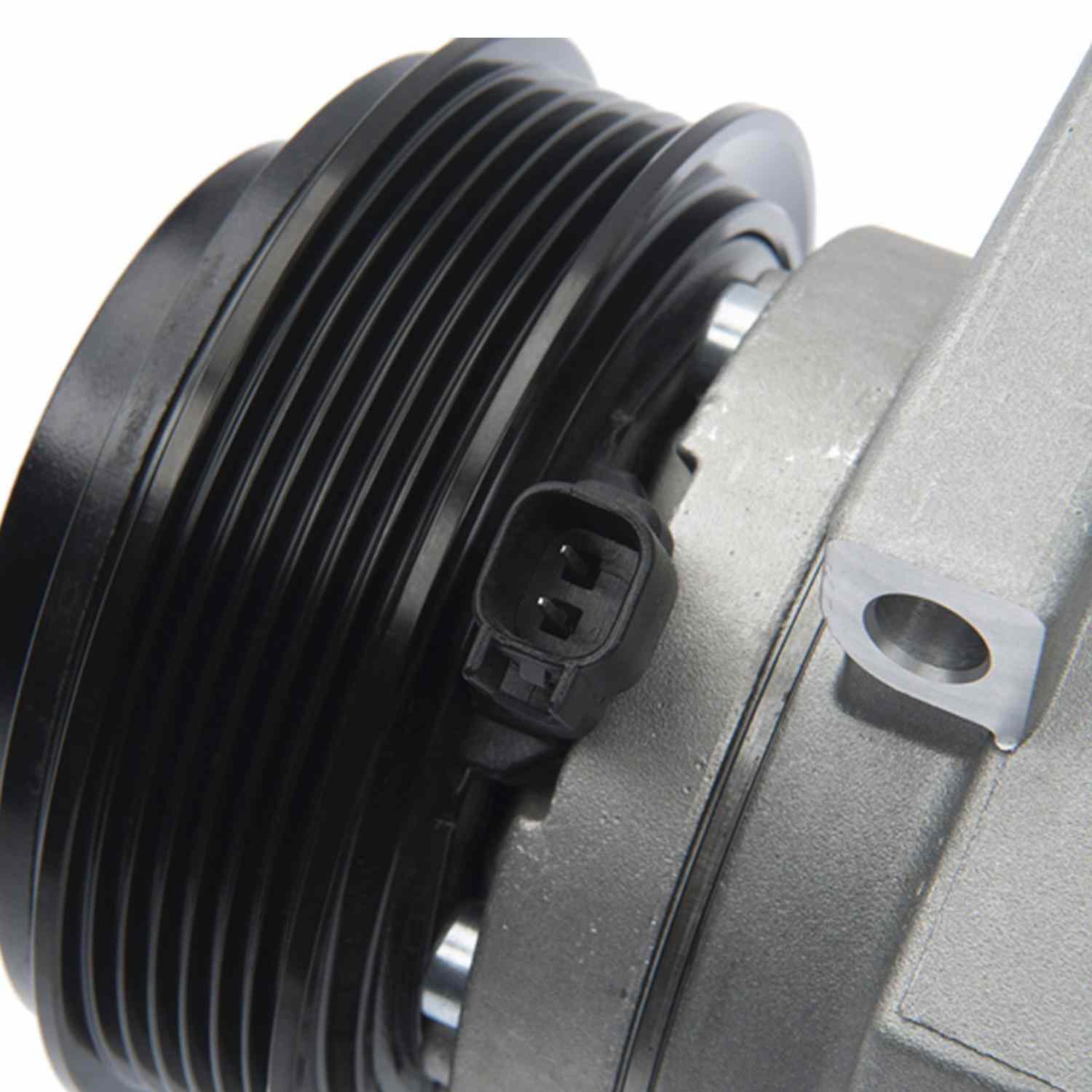Mando A/C Compressor 10A1070