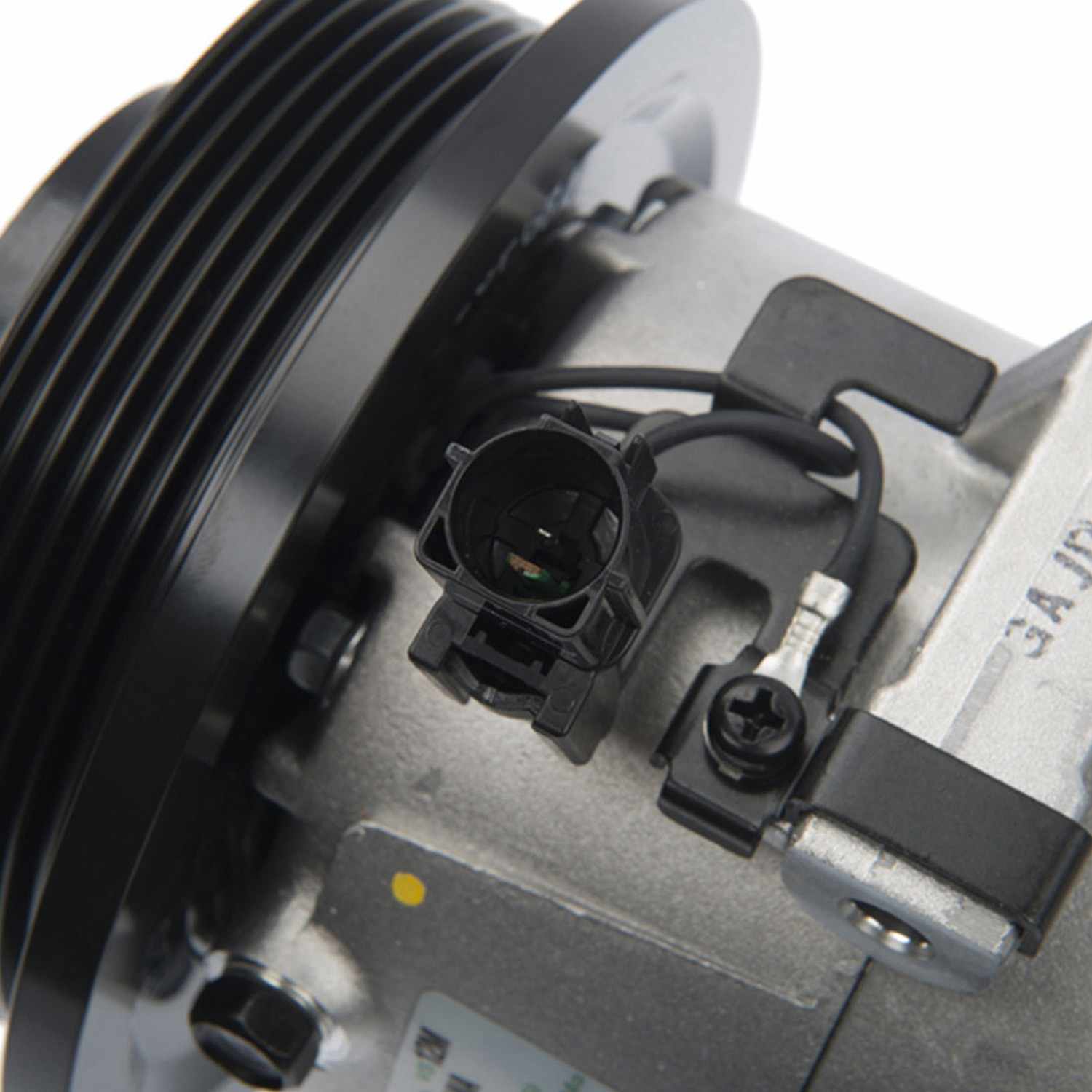 Mando A/C Compressor 10A1075