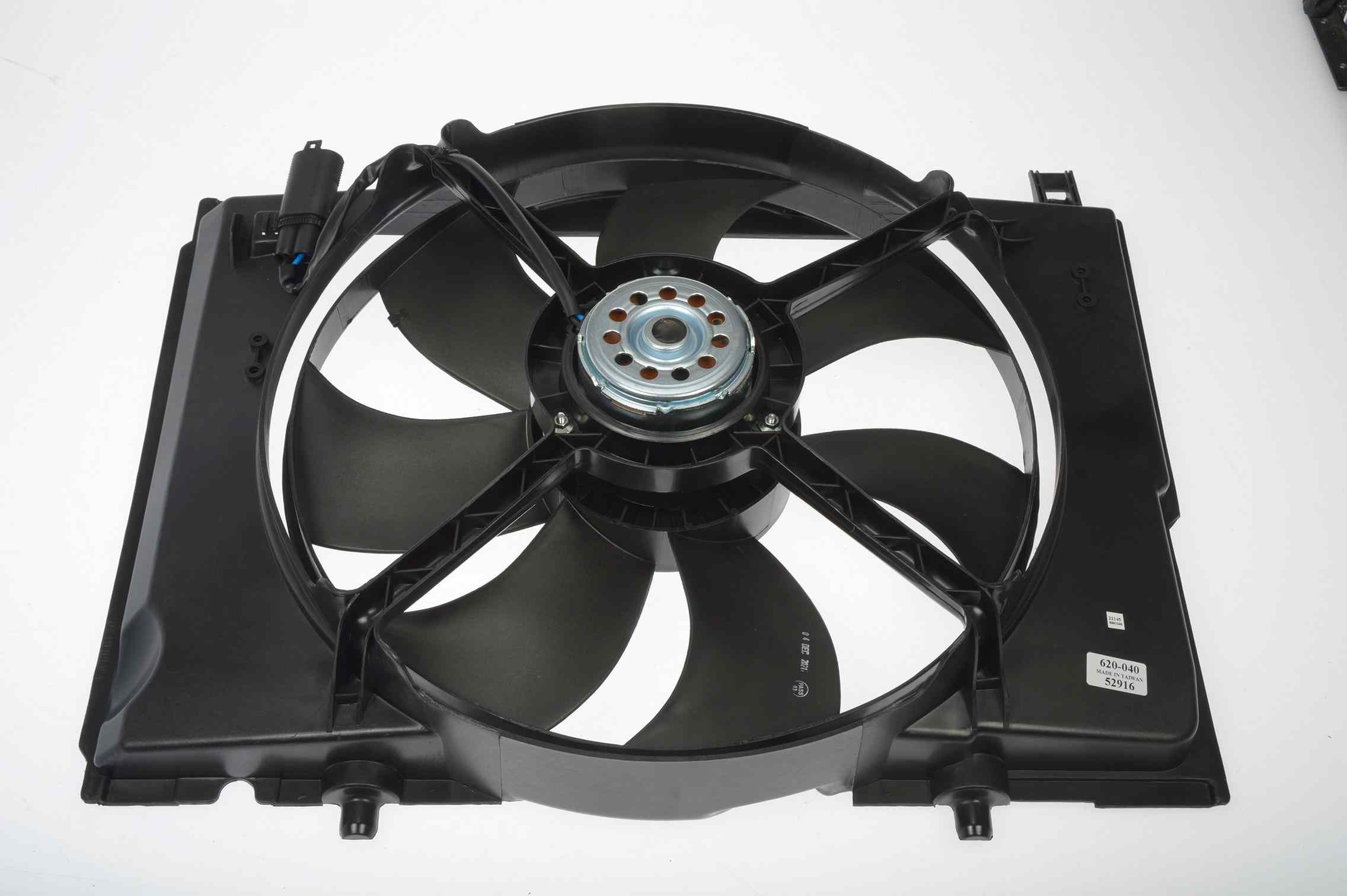 Dorman - OE Solutions RADIATOR FAN ASSEMBLY 620-040