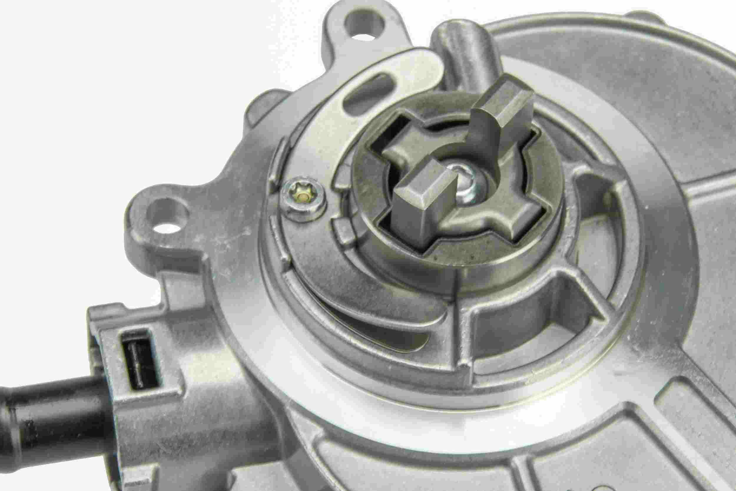 URO Vacuum Pump 06E145100R